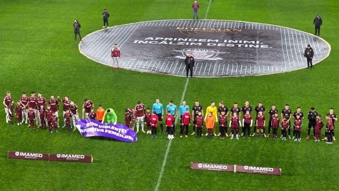 Gest special al fotbaliștilor lui Dan Șucu înainte de meciul Rapid - Csikszereda. Cu ce mesaj au intrat giuleștenii pe teren
