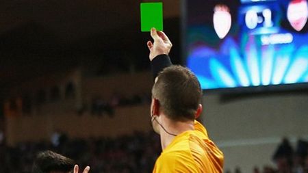 Premieră istorică! A apărut cartonașul VERDE. Când îl vor arăta arbitrii