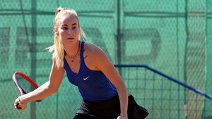 Situaţie rar întâlnită în tenis, cu Andreea Roşca în prim plan! Organizatorii le-au acordat titlul ambelor finaliste