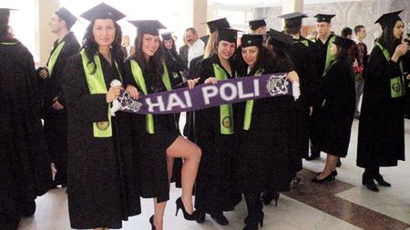 Studenții, alături de Poli: "Câștigăm și ieșim pe străzi"