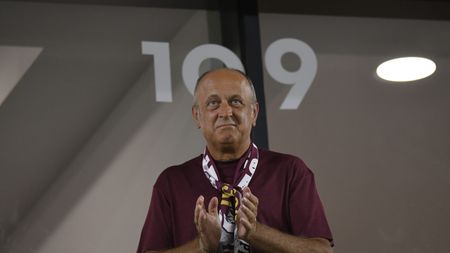 Lista lui Dan Şucu pentru New Rapid. Lângă Edi Iordănescu i-a pus pe Răzvan Lucescu şi pe Cosmin Contra