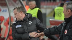 Reghe vs Dinamo, conflict ca-n UFC! Antrenorul Stelei s-a băgat cu "câinii" în cușcă! Răspuns dur al lui Dinamo: "FCSB are un statut neclar și poate fi bănuită de fals!"