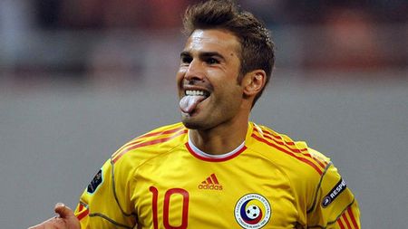 FOTO** Mutu a ajuns în Corsica, nu în Franța! Primul mesaj postat pe Twitter: "Che bella Corsica!! Mamma mia"