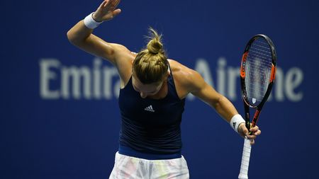 Halep știe unde a greșit în meciul cu Cibulkova de la Turneul Campioanelor: "Trebuia să o fac să alerge". Cât de mult a incomodat-o accidentarea de la genunchi