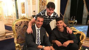 "Credeți că o să ajungă fotbalist? Hagi greșește că-i lasă să fumeze". Cum l-a convins Becali pe Florinel Coman să se lase de fumat
