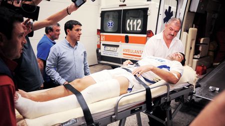 „N-am avut puterea să mă uit. M-ar răscoli”. La 12 ani după ce Gardoș i-a făcut franjuri piciorul stâng și „încă nu și-a cerut scuze”, Cosmin Băcilă se regăsește în drama accidentării lui Dragoș Iancu: „Îl voi suna să-l încurajez”. S-a apucat de o meserie inedită: „Urșii au ajuns să moară precum câinii vagabonzi” | EXCLUSIV