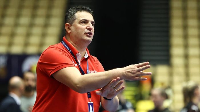 Florentin Pera a intrat în vestiar înainte de România - Ungaria și le-a spus asta jucătoarelor lui