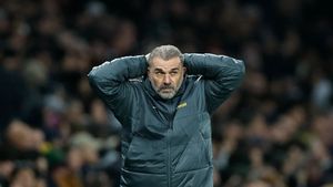 Ange Postecoglou a răbufnit după ce a fost nevoit să-l înlocuiască pe Cristian Romero cu Radu Drăgușin în Tottenham - Chelsea 3-4: „E o dezamăgire uriașă”