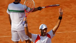 Perechea Tecău/Lindstedt s-a calificat în finala de dublu la 's-Hertogenbosch