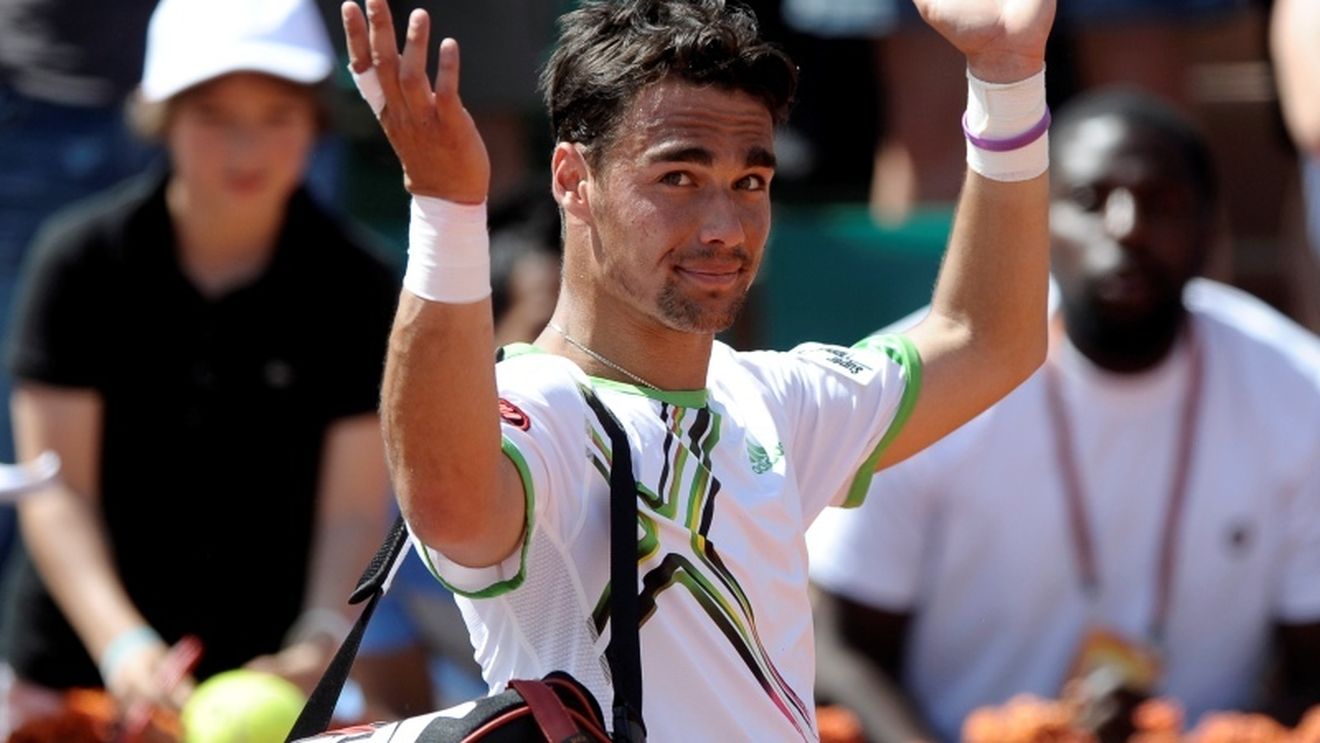 Cel mai mare "BLAT" din istoria tenisului sau meci EPIC? A câștigat 3 game-uri consecutive în setul decisiv jucând într-un picior! **VIDEO