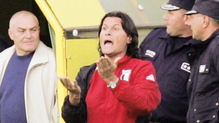 "N-am înțeles ce s-a întâmplat în repriza a doua**, unii jucători au făcut greșeli copilărești"