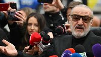 Gigi Becali, ieșire necontrolată după ce a fost chemat la Comisii: „Purtați respect, nebunilor! Duceți-vă la balamuc”