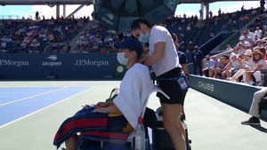 Alarmă pentru Simona Halep! Românca a simțit din nou dureri, în meciul-thriller cu Elena Rybakina de la US Open | FOTO