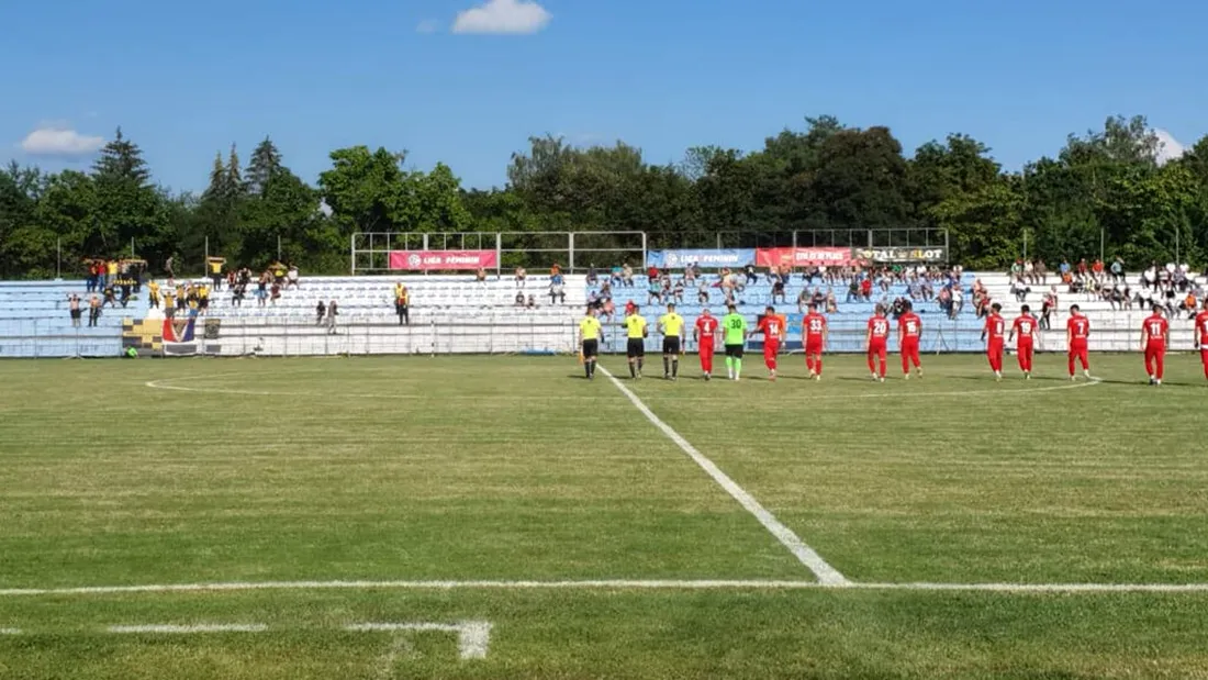 SR Brașov s-a făcut de râs la primul meci oficial pe care trebuia să-l dispute în acest sezon. Partida cu AFC Odorheiu Secuiesc din Turul 1 al Cupei României s-a transformat într-un amical, iar clubul suporterilor stegari și-a cerut scuze