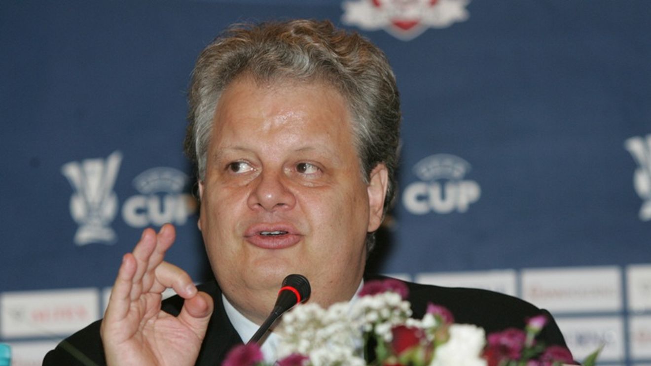 "Nu e normal să se distribuie obligațiuni pentru suporteri!"