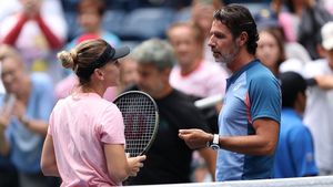 Primele imagini de la cina Simonei Halep cu Patrick Mouratoglou. Cum s-au purtat cei doi despre care în trecut au existat zvonuri că au fost foarte apropiați, dar că s-au certat grav după izbucnirea scandalului de dopaj