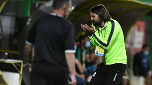 Dan Alexa despre Victor Angelescu: „N-a fost corect". Ce l-a scos din sărite pe tehnicianul care a antrenat în Giulești și cum a replicat oficialul rapidist | VIDEO