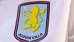 Aston Villa vrea să-l cumpere după FCSB - Manchester United. Atacantul s-a lămurit cu rolul său la echipă