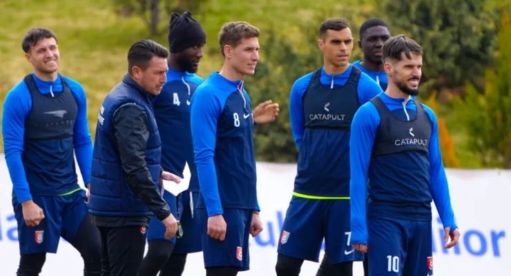 Miză uriașă pentru Chindia la Târgu Mureș: victoria o duce automat în play-off. Ilie Poenaru: ”Să luăm cele mai bune decizii și să ieșim învingători!”