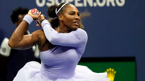 Serena a devorat-o pe jucătoarea care a trimis-o în vacanță pe Simona Halep și s-a calificat pentru a 15-a oară în 'sferturi' la US Open. Williams a câștigat primul set în 18 minute, iar în decisiv a dat recital