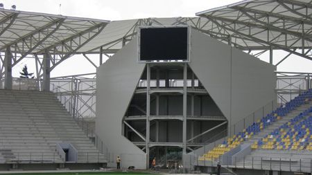 FOTO** S-a montat tabela pe stadionul "Ilie Oană"