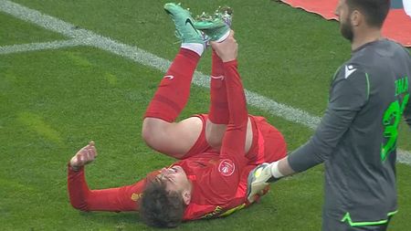 Momente greu de privit la TV pentru Gigi Becali. Fotbalistul pe care a plătit o sumă importantă lui Gică Hagi a ieșit în lacrimi, după ce s-a accidentat