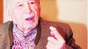 Liță Dumitru: "Lui Angelo Niculescu îi plăcea să cânte 'Sunt oltean'. Eu n-aveam voce, dar în Mexic, la banchet, mă făceam și eu că știu să fredonez melodia". Ienei: "Ușor-ușor pierdem niște valori uriașe"