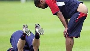 Ashley Cole**, la fundul gol