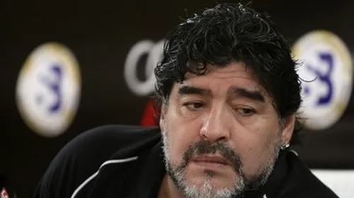 Maradona a fost operat** cu succes la Dubai de pietre la rinichi