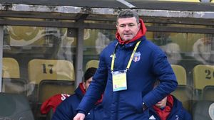 Comentatorii TV l-au făcut praf pe Daniel Oprița. Derapaj împotriva antrenorului de la Steaua: „Ai văzut câini să plece de la măcelărie? Stă pe 7.000-8.000 de euro”