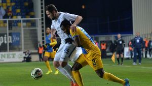 Șefii lui CS U Craiova s-au apucat de curățenie. Un jucător a fost dat afară, deși antrenorii au insistat să fie păstrat