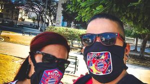 Care sunt cluburile europene care au început comercializarea măștilor de protecție cu însemnele clubului și cât costă ele