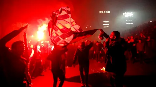 Revoltă la Olympique Marseille, meciul cu Rennes a fost amânat! Un incendiu a izbucnit, după ce fanii furioși au pătruns cu torțe în baza de antrenament a vicecampioanei Ligue 1
