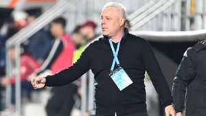 Transferul pentru care Şumudică a garantat, o țeapă uriaşă pentru Dan Şucu: „Nu are motivația, nu e fericit. Nu poate reuşi, deşi are CV impresionant”