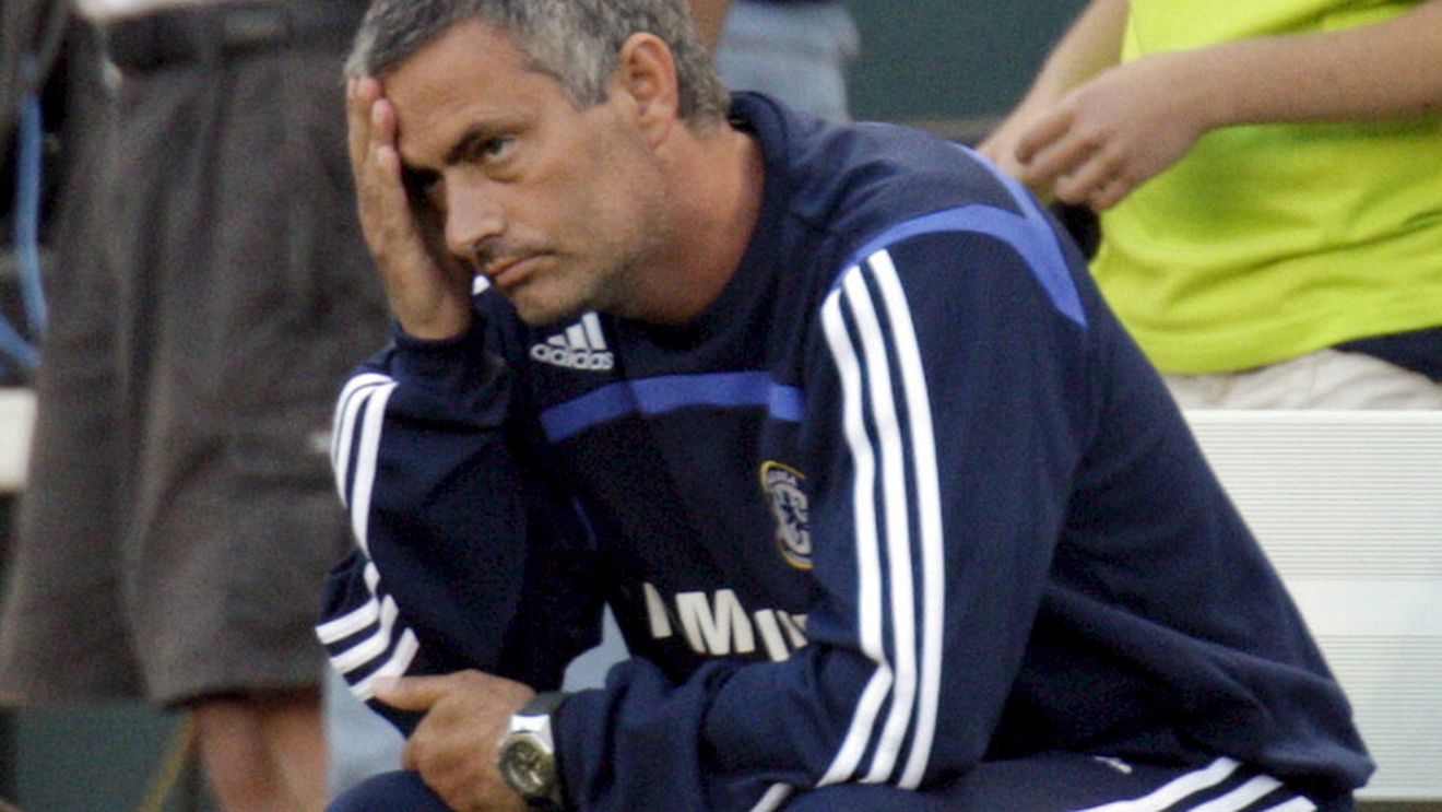 FOTO: Chelsea, ironizată într-o reclamă după ce l-a adus pe Mourinho
