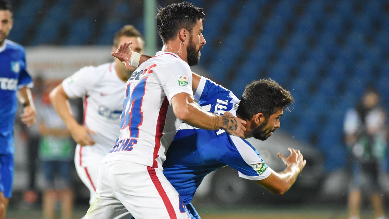 Enache, eliminat după un gest stupid! FOTO | Ce a făcut fundașul Stelei chiar în fața arbitrului, deși avea deja un "galben"