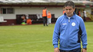 Lăcătuș nu e surprins de numărul mic de bilete vândute la meciul Steaua - Rio Ave: "Probabil nu îi impresionează adversarul"