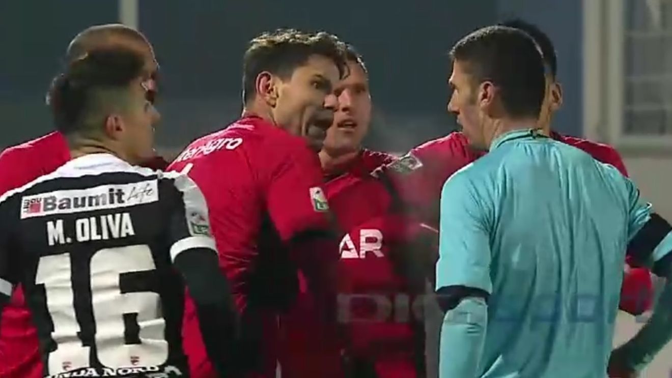 Comisia de Disciplină a tăiat în carne vie. Fabricio, suspendat drastic după "spectacolul" din Astra - Dinamo. Ce pedepse au primit Lazăr și Nicoară