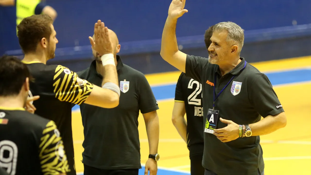 CSM București continuă lupta pentru titlu în handbalul masculin! Poli a căzut total după accidentarea lui Fenici, în meciul doi. Avem prima semifinală în Liga Națională