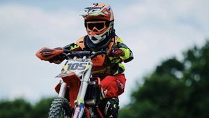 Povestea lui Mark Ioviță, sportivul de 12 ani care a spus mai întâi „moto" și apoi „mama"! „Știam ce risc de când am început". De ce i se spune familiei sale, familia „Motocicletă"? | SPECIAL