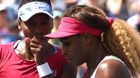 Sfertul surorilor. O altfel de avancronică a unui meci care se rejoacă, la șapte ani distanță, tot pe Arthur Ashe, tot în sferturi. Serena și V: articolul care a creat o legătură specială a mezinei cu Patrick McEnroe