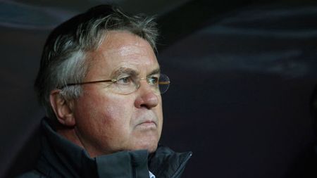 Hiddink a primit o ofertă pe care nu o poate refuza!**  E ademenit în Rusia cu garanția că-l va antrena pe cel mai tare atacant al momentului