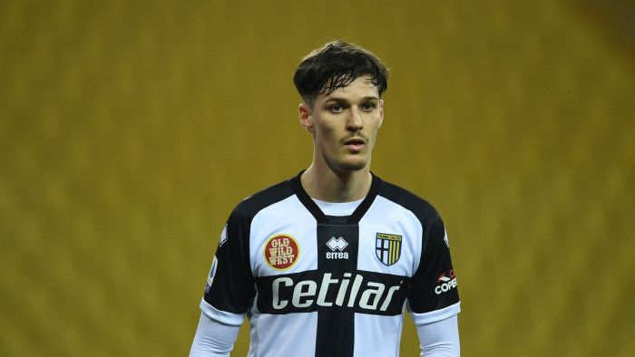 Dennis Man, elogiat de antrenorul Parmei după meciul cu Juventus: „Are un potențial enorm! Poate ajunge un jucător de top!”