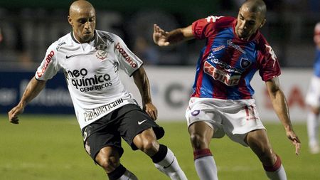 Roberto Carlos: "Mai joc 4 ani!"