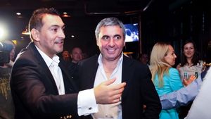 Sevilla nu l-a uitat pe Ilie Dumitrescu! Fostul mare jucător a împlinit 51 de ani, iar spaniolii l-au felicitat într-un mod original