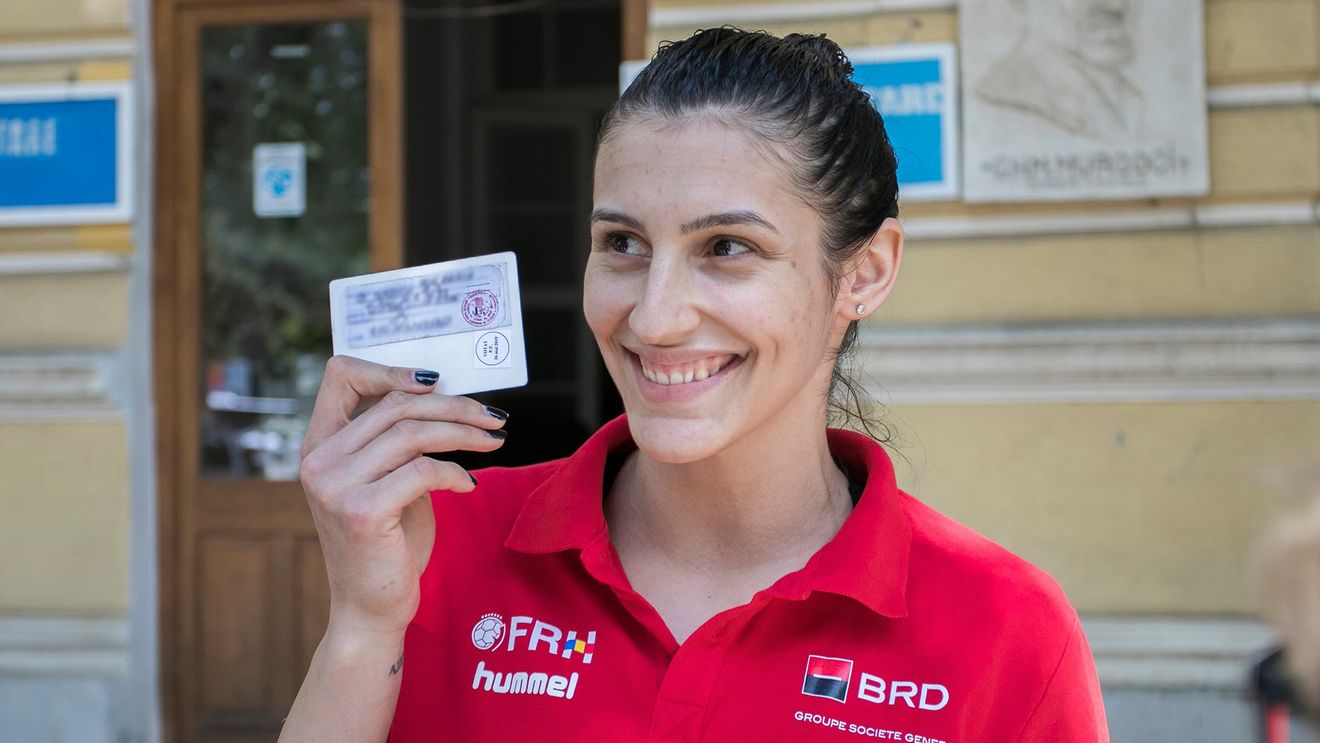 Alegeri europarlamentare 2019 și referendum justiție: naționala de handbal s-a mobilizat și a fost la vot între două antrenamente. „Am vrut să votez pentru că fac parte din generația care va trăi în România după aceste alegeri" | GALERIE FOTO