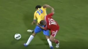 E "Sânmărtean" ca tehnică, dar dacă îl enervezi se transformă în "Fiară". VIDEO | Amendă și suspendare record pentru ultimul transfer al Stelei: bătaia dintre Kharja și Nene