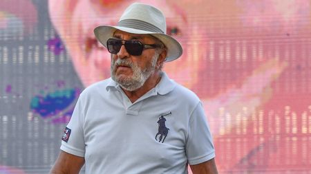 Ion Țiriac n-a mai ținut-o ascunsă. Relaxare de magnat miliardar cu Rolls-Royce-ul de milioane de euro, care a fost al lui Sir Elton John