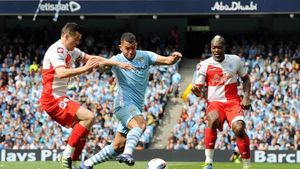 HALUCINANT: "Cetățenii" câștigă titlul după 44 de ani cu două goluri în prelungiri: City - QPR 3-2, Sunderland - United 0-1