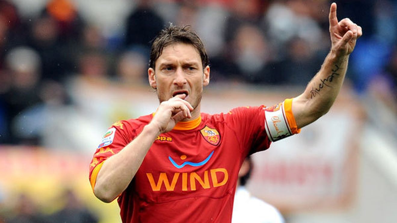 Totti, un fel de "Claudiu Răducanu" al Italiei!** Cele mai tari bancuri cu decarul Romei! Cum a reacționat când a terminat un puzzle :))